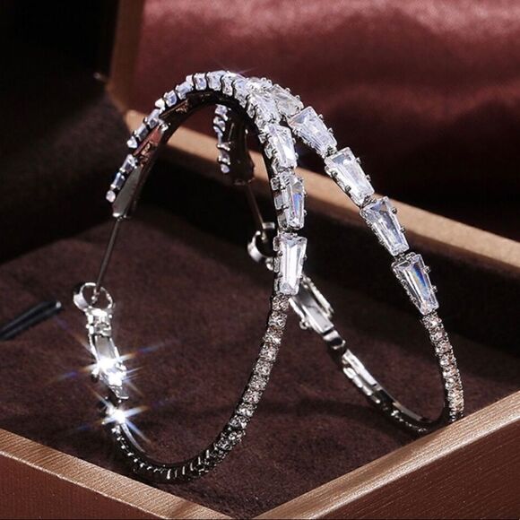 ✨ New sparkling silver CZ hoops ✨ - Picture 7 of 7
